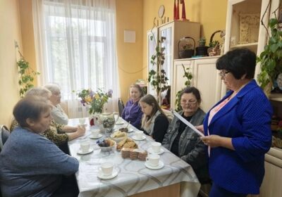 Берёзку наряжаем — Троицу встречаем!